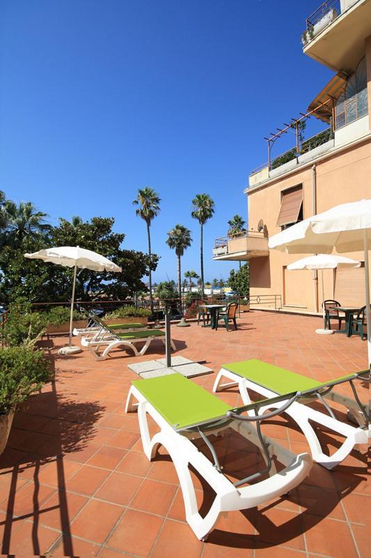 Hotel Kristina Imperia Exterior foto